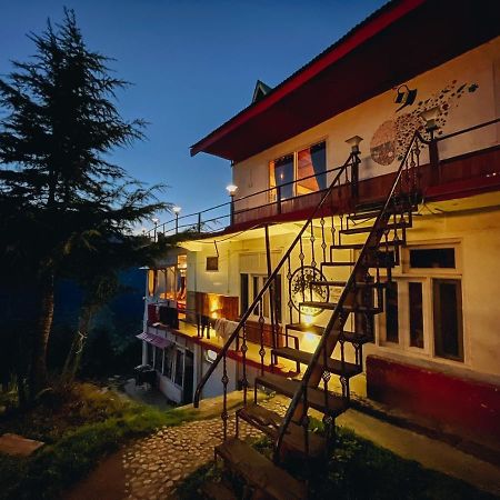 Firgun Chapter Shoja Hostel Eksteriør bilde