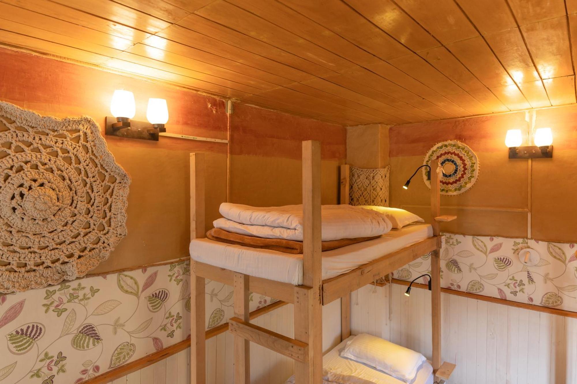 Firgun Chapter Shoja Hostel Eksteriør bilde